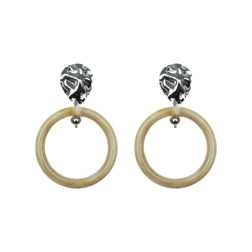 Brinco Recomeçar - resina e banho de prata