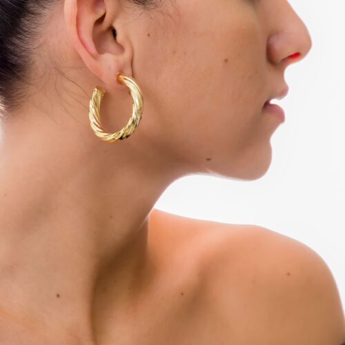 Brinco Essencial - argola em banho de ouro