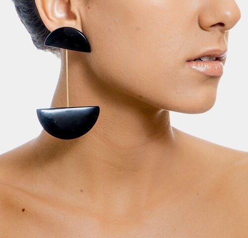 Brinco resina preta