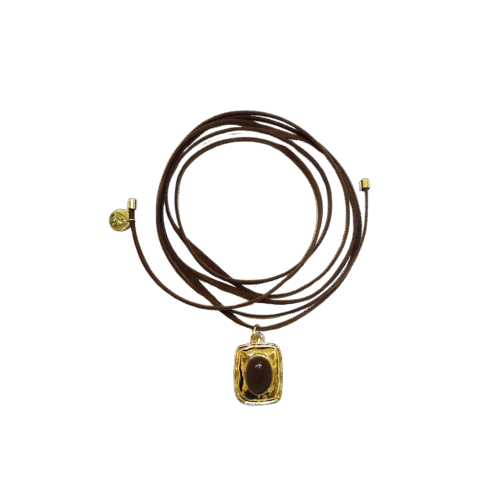 Colar Boho - resina marrom no banho de ouro